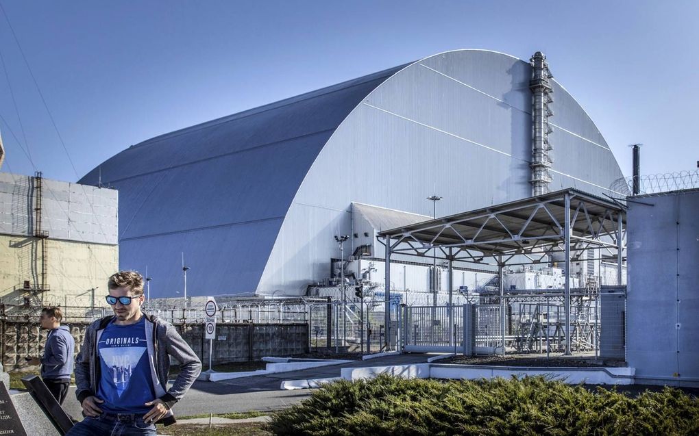 1. De ontplofte reactor is met een betonnen sarcofaag overdekt. beeld RD, Henk Visscher