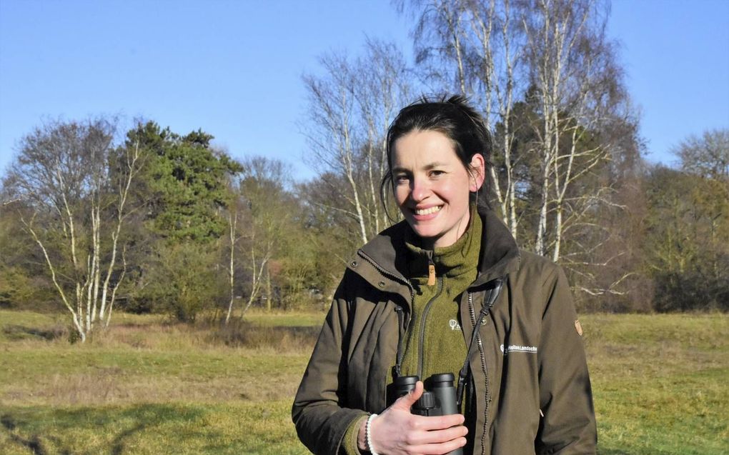 Boswachters zoals Mirjam Eikelenboom van het Zuid-Hollands Landschap hebben het door corona drukker gekregen. beeld Theo Haerkens