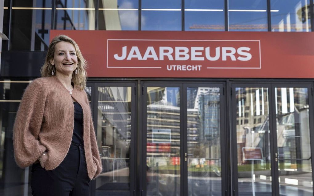 Aletta Kok, marketing en digital directeur bij Jaarbeurs in Utrecht, verwacht dat dat digitaal beursbezoek een blijvertje is. beeld Erik Kottier