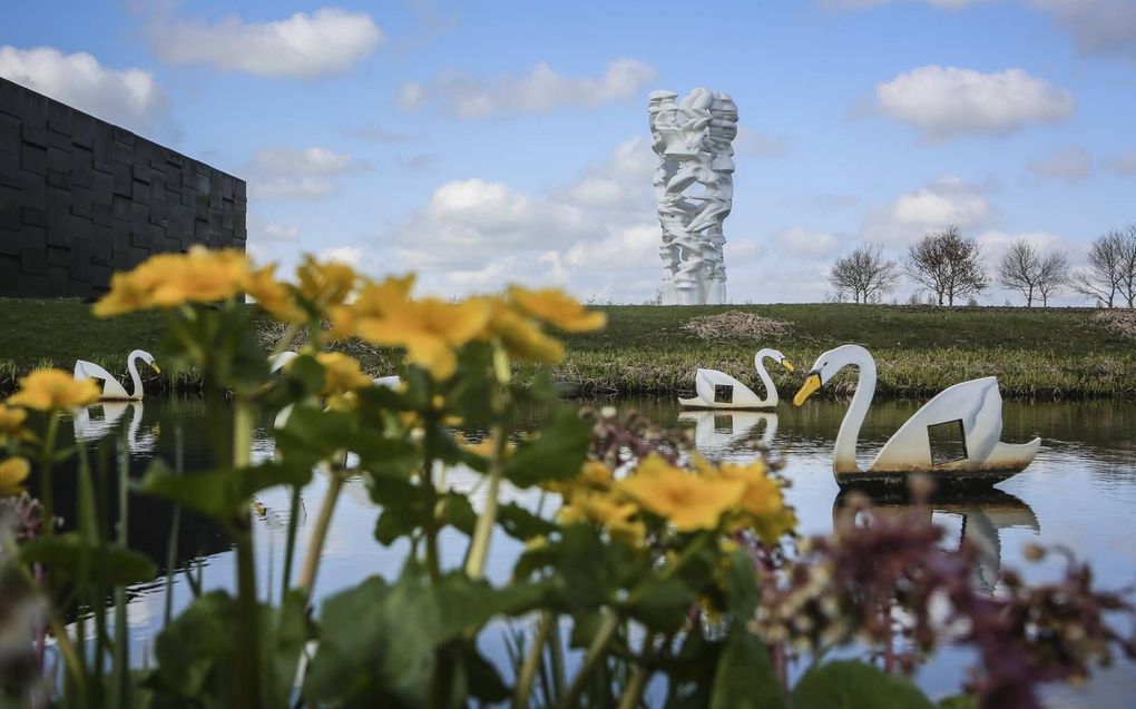 Kunstwerk van Tony Cragg. beeld Maarten Boersema