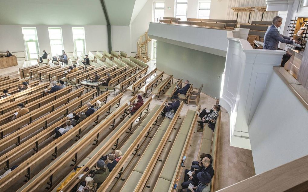 Diverse kerken hebben het aantal toegestane bezoekers per dienst recent verhoogd. Van samenzang is veelal nog geen sprake. beeld RD, Henk Visscher