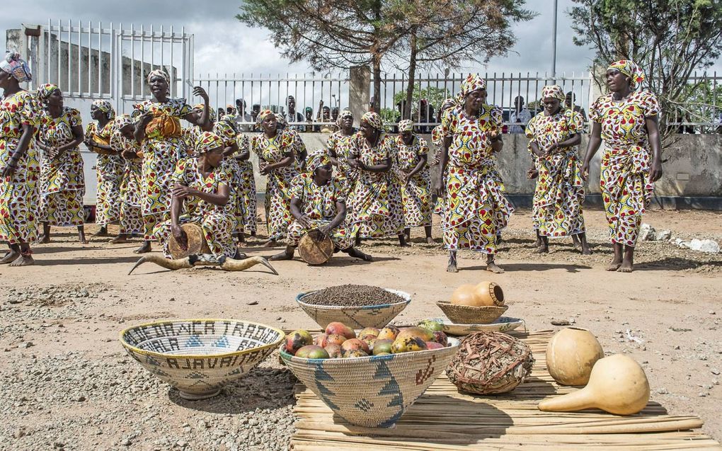 Feest in Angola bij de presentatie van de Umbundu-vertaling in 2017. beeld UBS/NBG