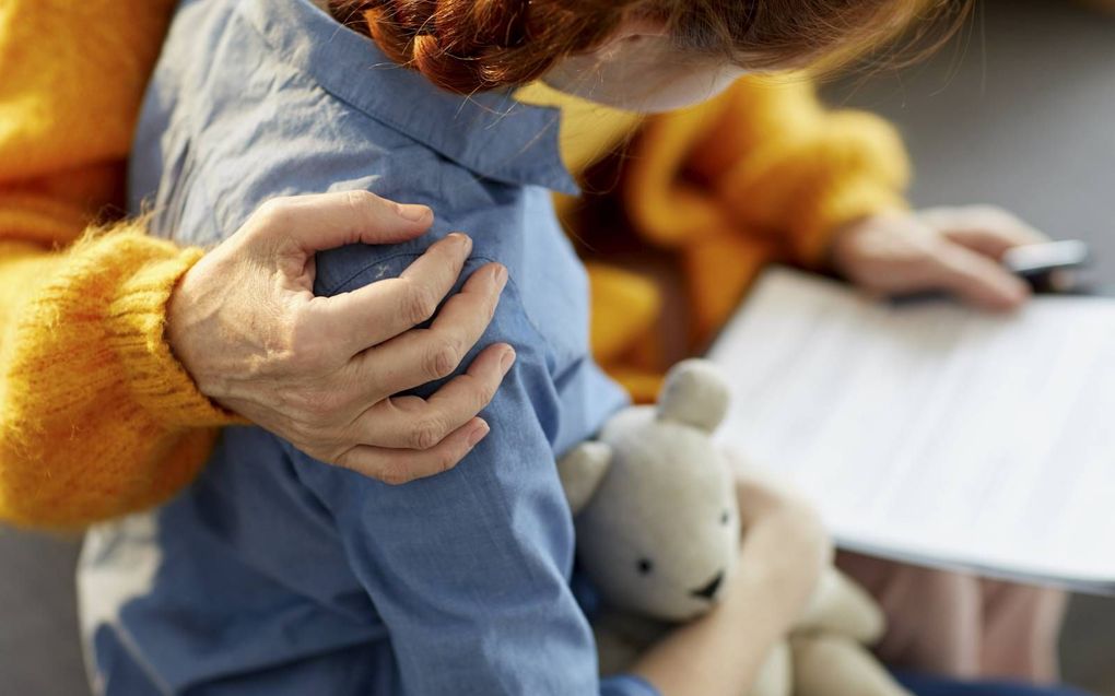 Door de sluiting van de scholen was er minder zicht op kinderen in kwetsbare gezinnen. De personen op de foto hebben geen relatie tot het artikel. beeld iStock