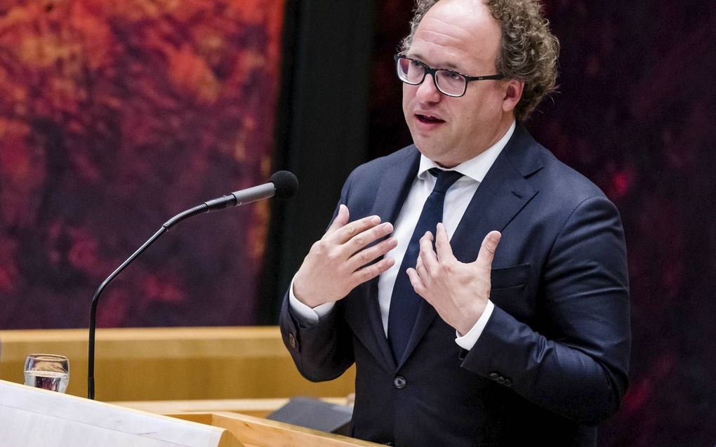 Minister Koolmees kan er met zijn hoofd niet bij dat Booking.com een bonus van 28 miljoen uitkeert terwijl het bedrijf een omzetverlies had van 70 procent en wereldwijd 5000 mensen heeft ontslagen. beeld ANP, Bart Maat