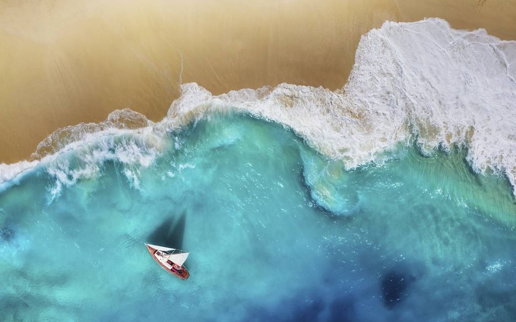 Waar gevoel voor velen een boot is die schommelt op het water van de omstandigheden, is verstand een solide fundament verankerd in een onwrikbare rotsbodem. beeld Getty Images/iStockphoto, Biletskiy Evgeniy