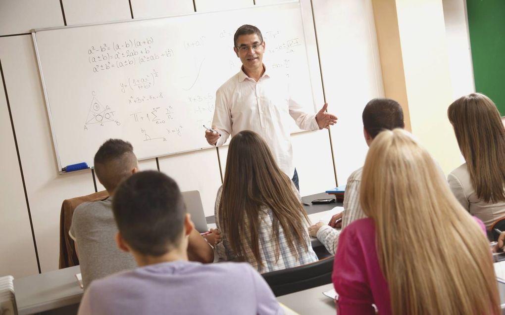 „Onderwijzen, lesgeven, instrueren en verhalen vertellen zijn tijd-loos van belang.” beeld iStock