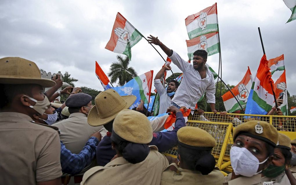 Protest tegen Pegasus in India. beeld EPA, Jagadeesh NV