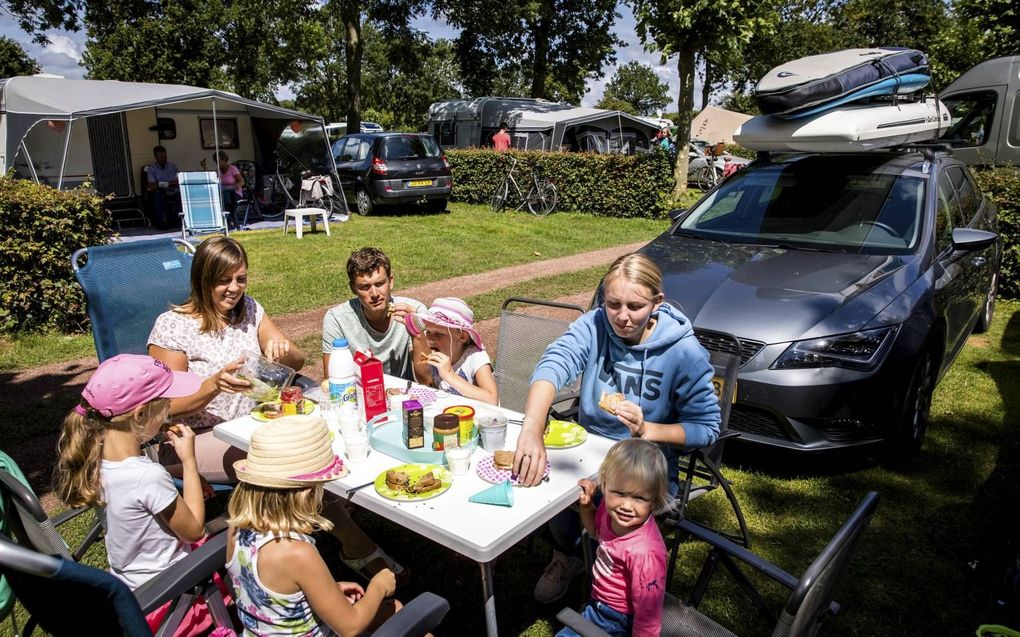 Buitenlanders die in Duitsland op vakantie gaan, mogen zich de eerste vijf dagen alleen in en om hun vakantiehuisje begeven, tenminste als ze niet volledig zijn ingeënt of geen herstelbewijs hebben. beeld ANP, Bart Maat