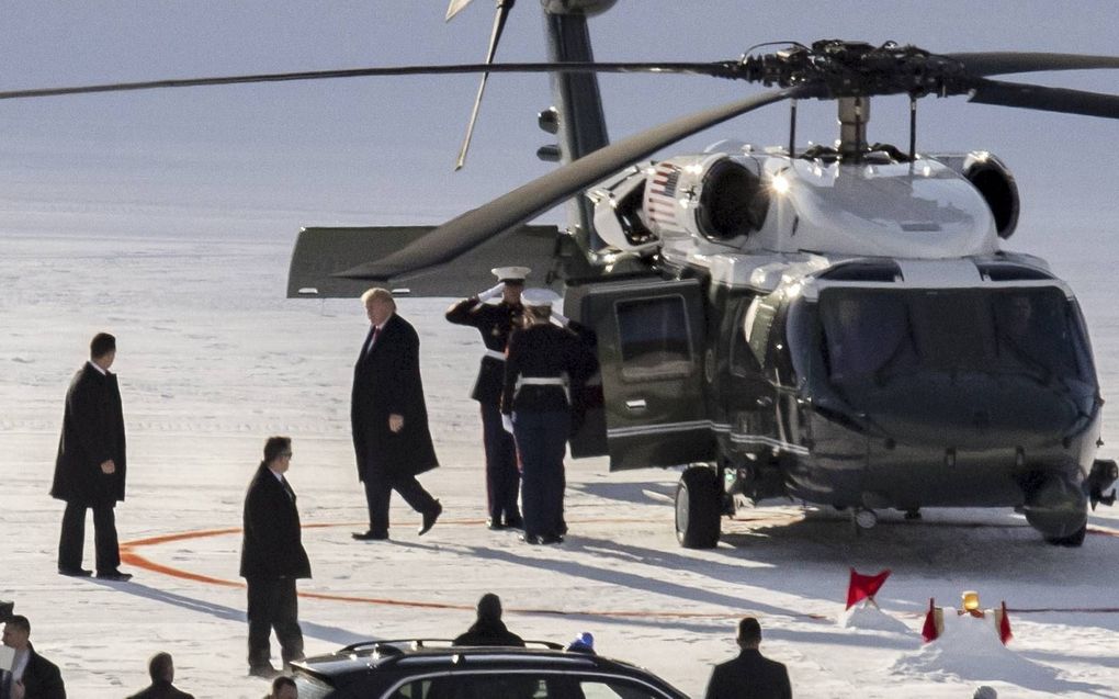 Donald Trump, toen nog president van Amerika, arriveert in Davos. Hij woonde er begin 2020 de 50e bijeenkomst van het World Economic Forum bij. beeld EPA, Ennio Leanza