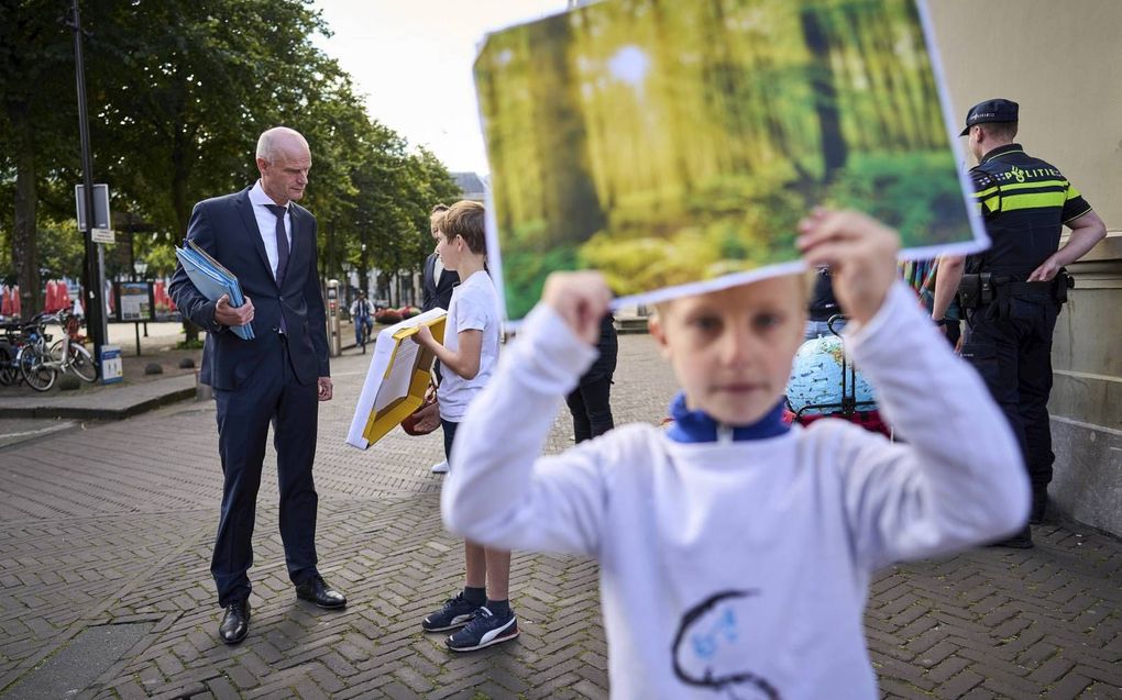 Minister Stef Blok van Economische Zaken en Klimaat (VVD) komt aan voor de wekelijkse ministerraad op het Binnenhof. beeld ANP PHIL NIJHUIS