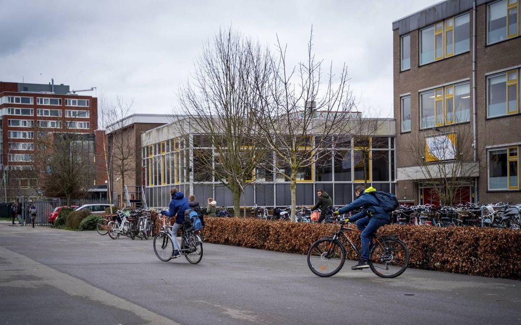 Het Driestar College organiseert tot zeker eind 2021 geen buitenlandse reizen. Daarna gaat de school kijken voor de mogelijkheden voor 2022. Middelbare scholen worstelen met excursies en buitenlandse reizen nu veel coronaregels versoepeld zijn. beeld Cees van der Wal