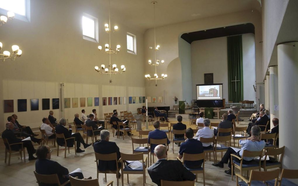 In de Bergkerk in Amersfoort dachten predikanten donderdag tijdens de GZB-predikantenochtend na over de vraag hoe het vuur in de gemeente brandend te houden. beeld RD