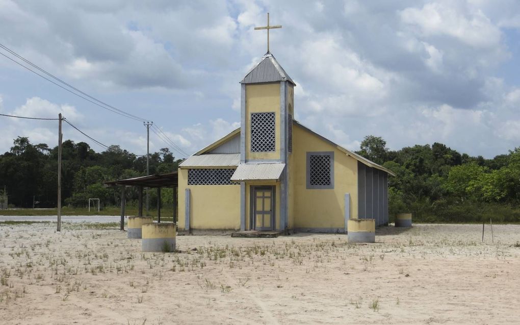 Kerkje in indianendorp. beeld Armand Snijders