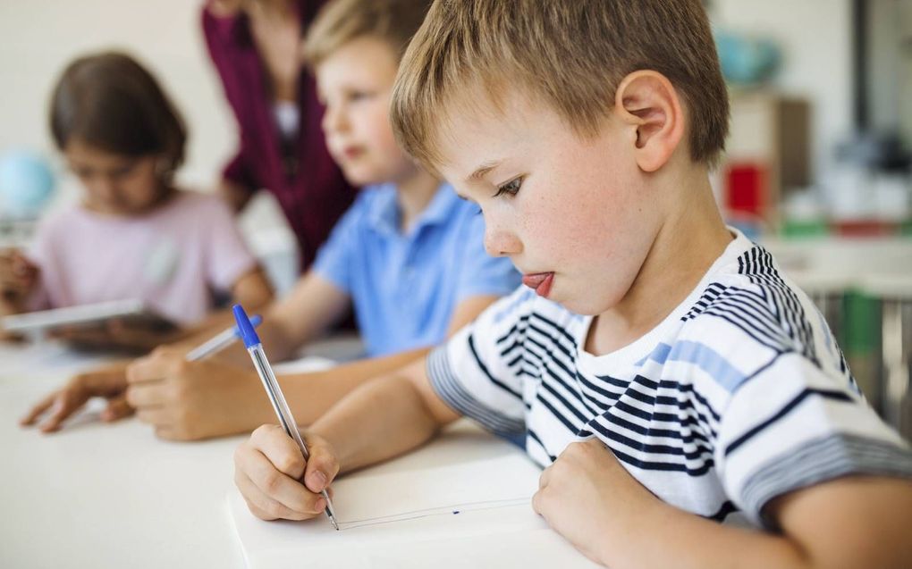 „Leerlingen ontvangen én verlenen betekenissen aan de dingen om hen heen. Daarvoor hebben zij hermeneutische ruimte nodig: de mogelijkheid om zelfstandig betekenis te vinden.” beeld iStock