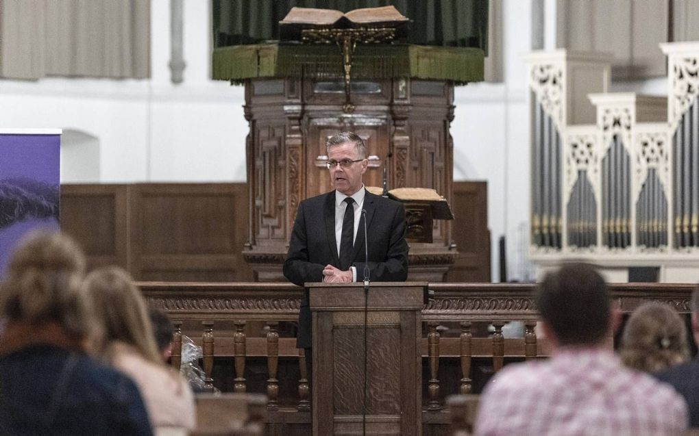 In de dorpskerk in Barneveld sprak ds. A. A. Brugge zaterdag tijdens een avond van Zin-in. beeld André Dorst