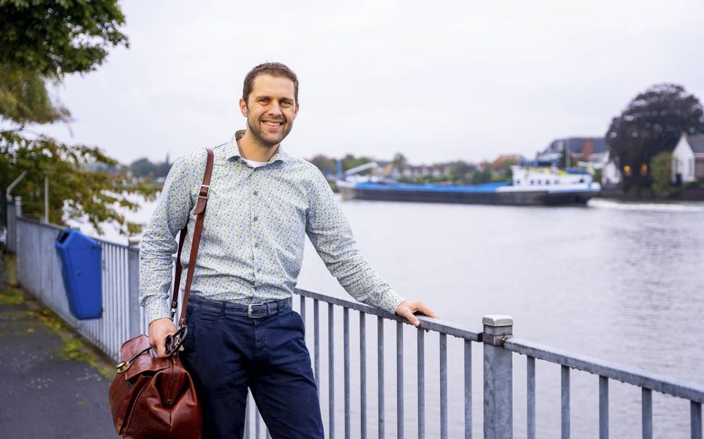 Huisarts Wilmar Karels uit Ouderkerk aan den IJssel: „Door drukte komt visite bij eenzame oudere nogal eens in het gedrang.” beeld Cees van der Wal