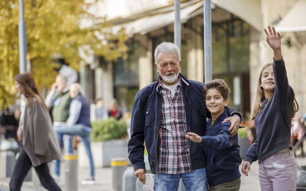 „Laten we ons weer oefenen in vriendelijkheid. De straat is hiervoor de plek bij uitstek.” beeld iStock