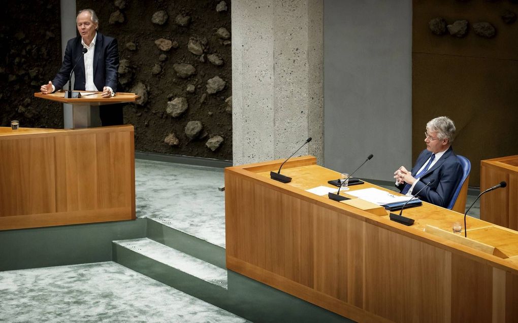 „Kamerleden grepen het debat over de Gomarus scholengemeenschap aan om nog eens moties in te dienen over de reformatorische identiteitsverklaringen.” beeld ANP, Koen van Weel