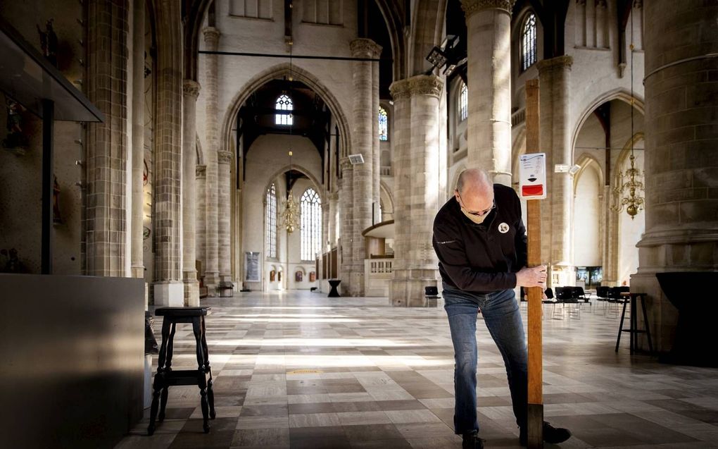 Kerken door het hele land nemen weer maatregelen nu de coronacijfers oplopen. beeld ANP, Koen van Weel