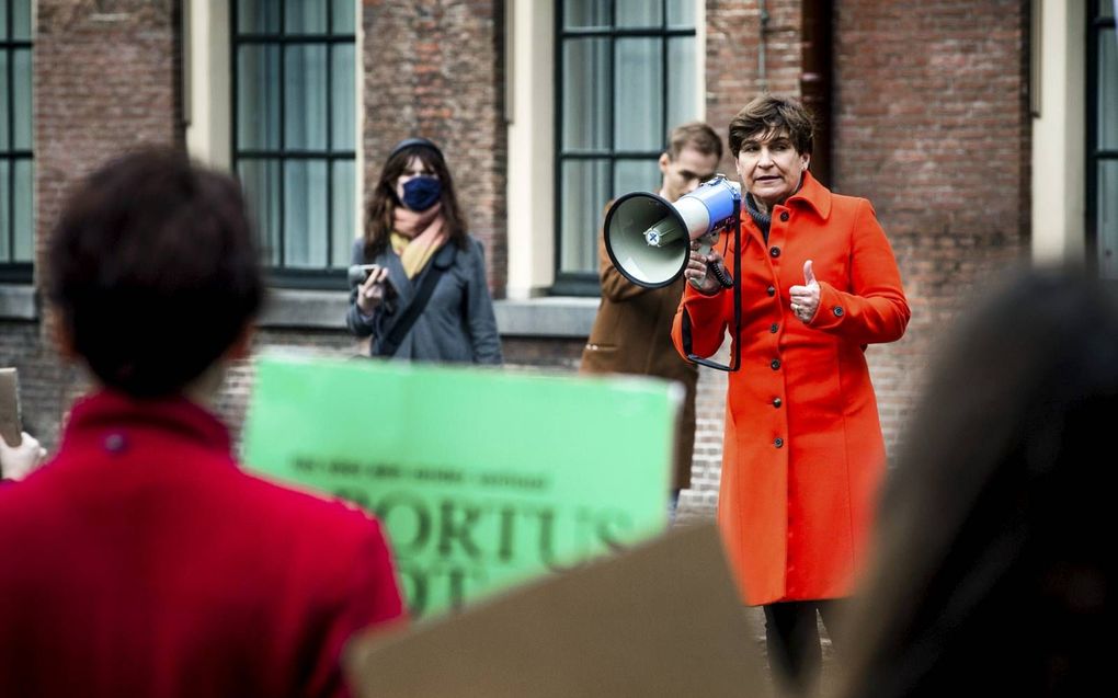 Lilianne Ploumen van de PvdA tijdens een pro-abortusbetoging. ​beeld ANP, Remko de Waal