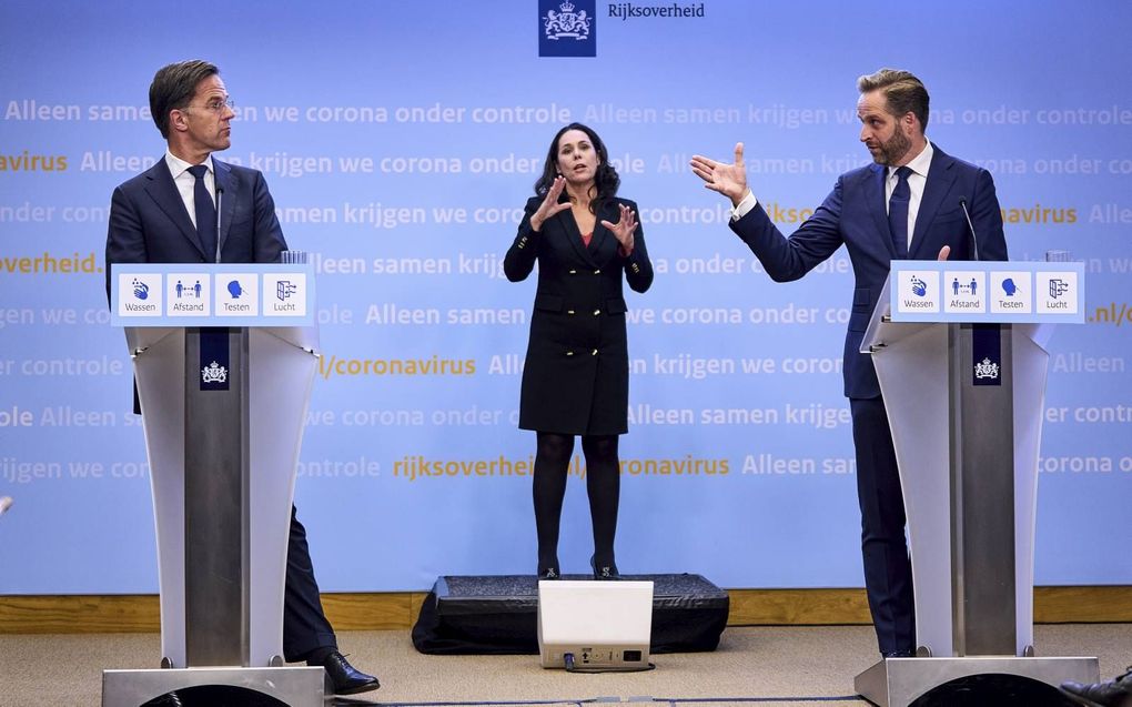 Premier Rutte en coronaminister De Jonge kondigden vorige week een verscherping van de coronaregels aan. Vrijdag staat er weer een persconferentie gepland. beeld ANP, Phil Nijhuis