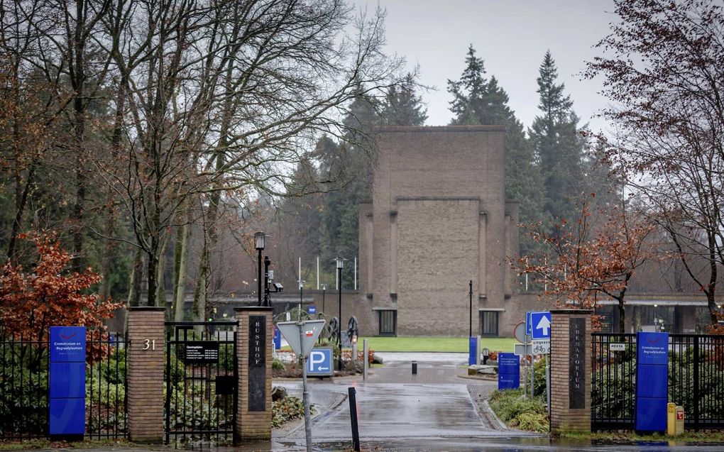 In Amersfoort heerst ophef over een groep paragnosten die op begraafplaats Rusthof paranormale sessies heeft uitgevoerd. Ouders krijgen nu inzage in de mailwisseling tussen paragnosten en de gemeente Amersfoort. beeld ANP, Robin van Lonkhuijsen