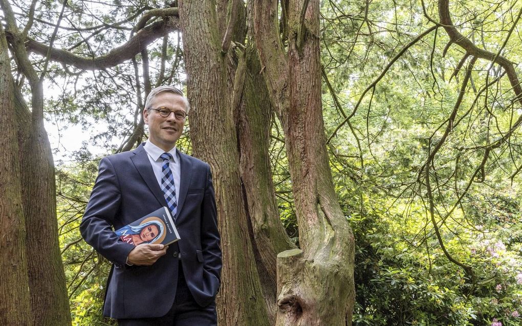 Prof. dr. A. Huijgen kreeg voor zijn boek "Maria, icoon van genade" de prijs voor "beste theologische boek van het jaar". beeld RD, Henk Visscher