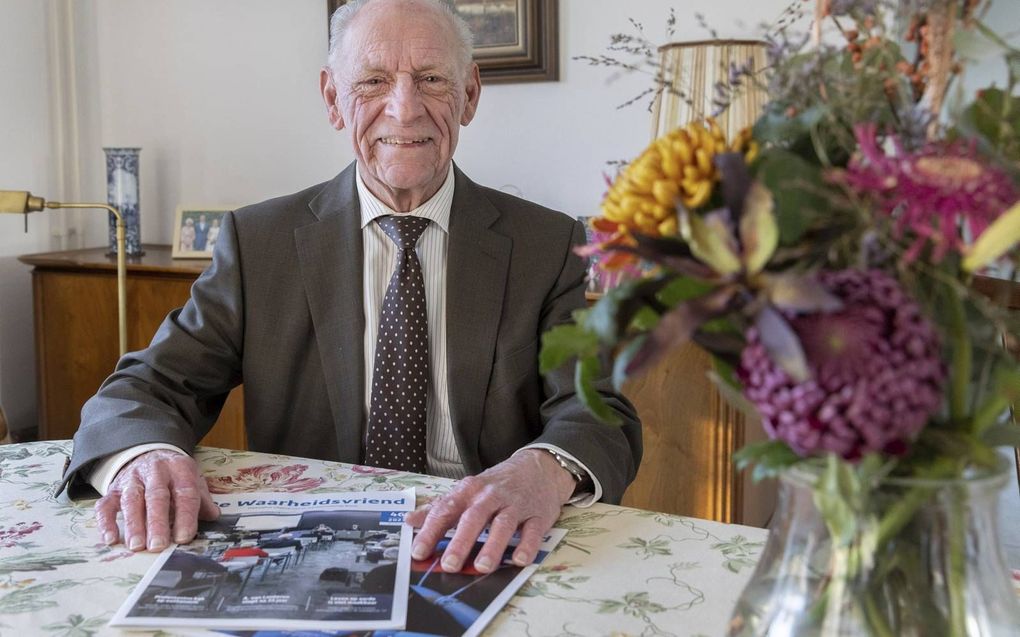 Vijfendertig jaar lang was A. van Lunteren de stem van het Preekbeurtenbureau van de Gereformeerde Bond. beeld Erik Kottier