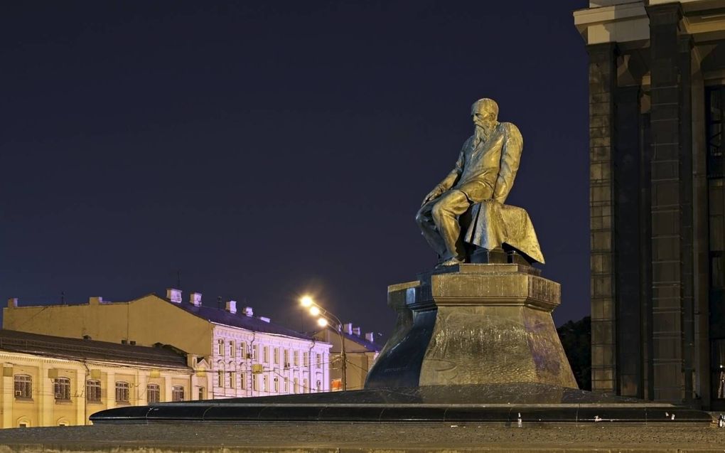 „Een boek van Dostojevski is geen goed geasfalteerde weg voor een snelle rit. Foto: Monument voor Dostojevski in Moskou.” beeld iStock