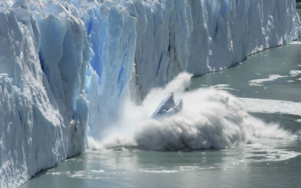 Een smeltende ijsschots bij Antarctica. beeld iStock