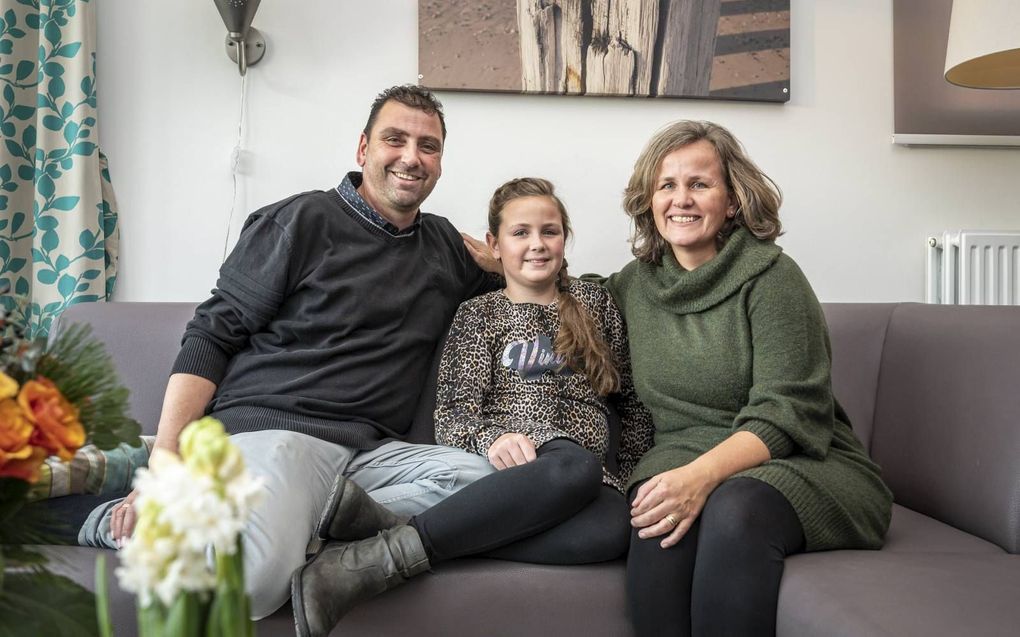 Jaco en Belinda Hendriksen moesten met hun dochter Lotte evacueren uit Ethiopië vanwege de spanningen in het land. beeld Wim van Vossen