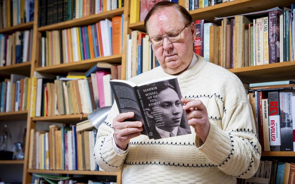 Dr. Kees Snoek: „Helaas was Sjahrir een sloddervos. Ondanks mijn speurtocht kon niemand me helpen aan een brief voor hem van zijn Mieske.” beeld Cees van der Wal