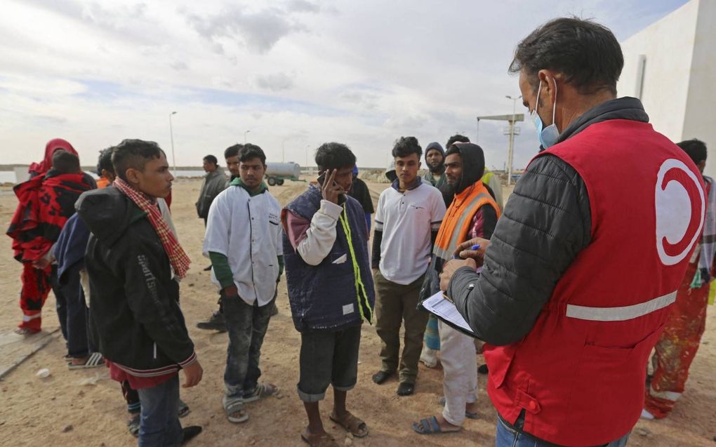 Uit de zee geredde migranten in Tunesië, vorige week. beeld AFP, Fathi Nasri