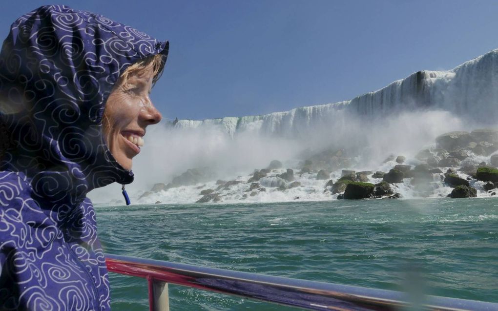 Kelderman op de boot bij de indrukwekkende Niagarawatervallen. beeld Eelke Kelderman