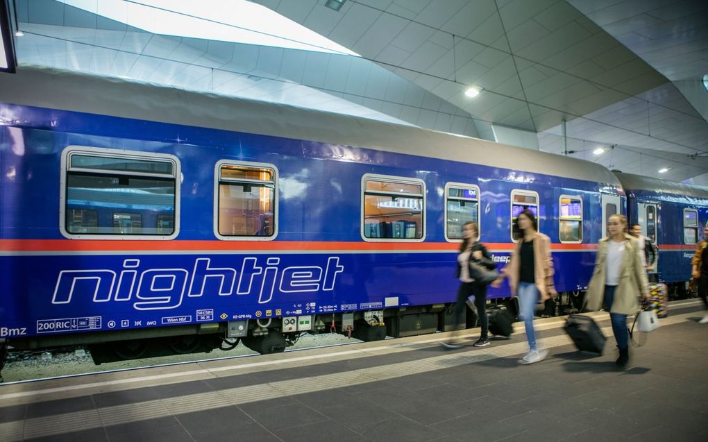 De blauwe Nightjet brengt op een efficiënte manier op de plaats van bestemming. De reiziger pakt altijd rust.  beeld ÖBB Nightjet