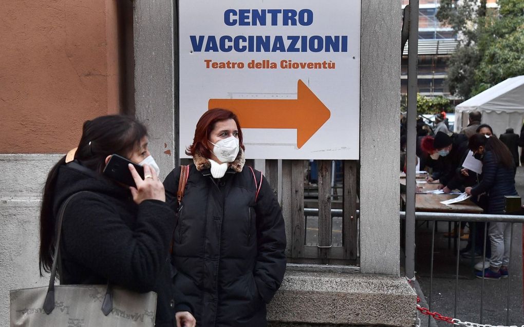 In Italië komen tegenstanders van vaccinatie meer en meer in conflict met het gevaccineerde deel van de bevolking. beeld EPA, Luca Zennaro