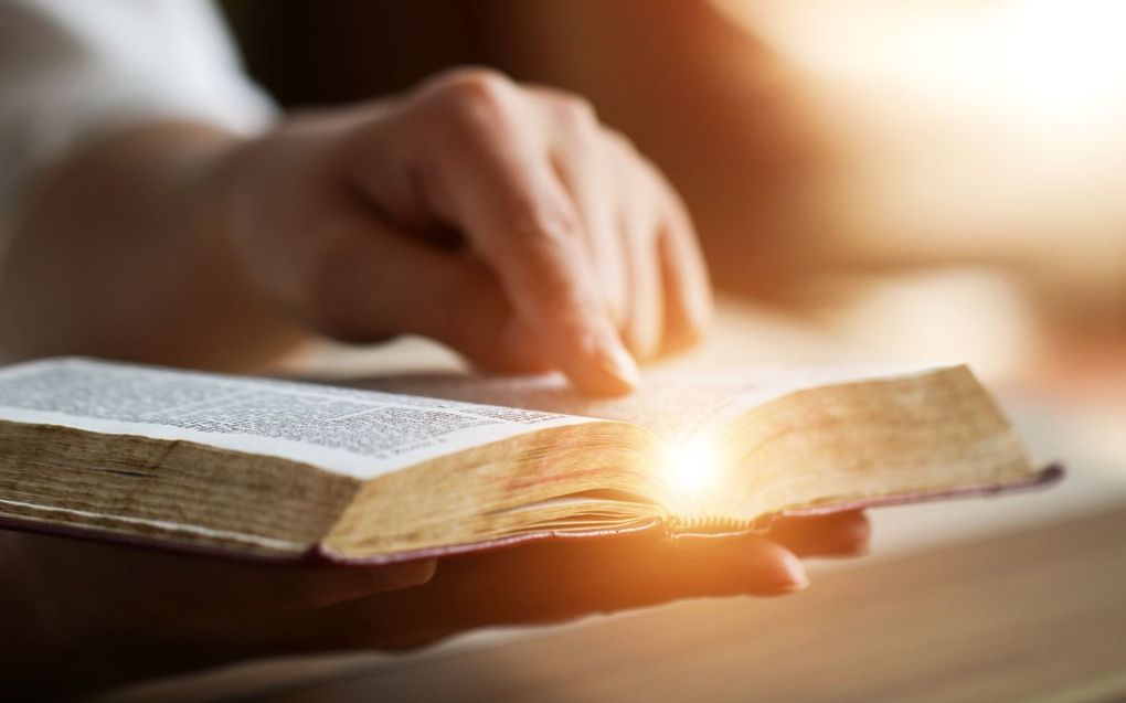 „Er ligt stof op het oude goud. Ik geef u een welgemeend advies: veeg het stof eraf. Lees het voor en mediteer erover.” beeld iStock