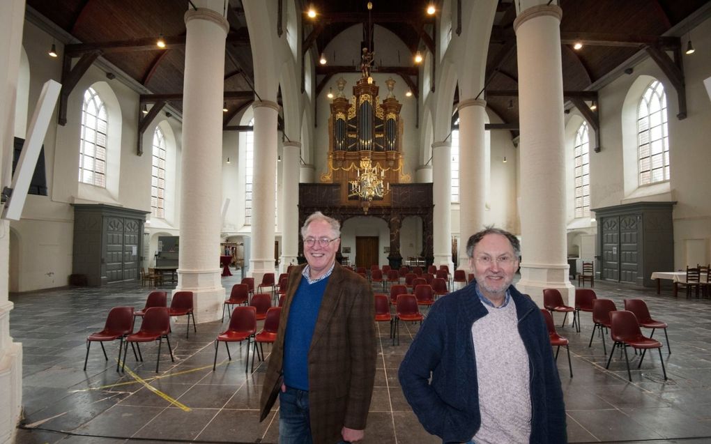 Kerkrentmeesters Arjan Smits (l.) en Henk van Dijk. beeld William Hoogteyling