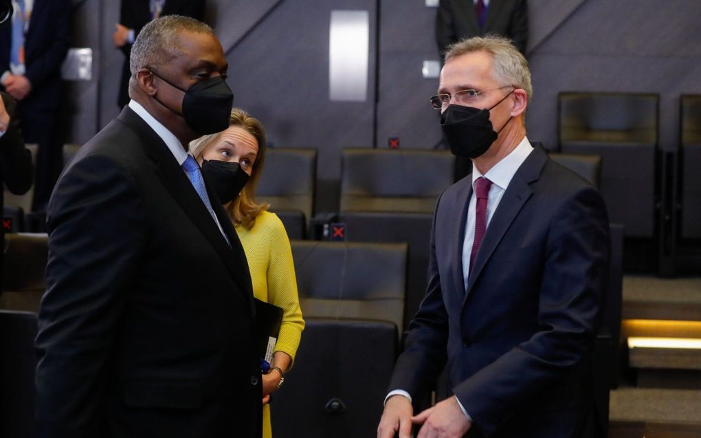 NAVO-chef Jens Stoltenberg en de Amerikaanse minister van Defensie, Lloyd Austin, woensdag in Brussel. beeld EPA, Stephanie Lecocq