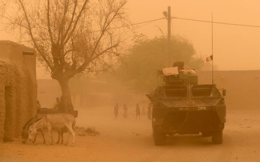 Franse militairen bij Timboektoe, in het noorden van Mali, juni 2015. beeld AFP, Philippe Desmazes