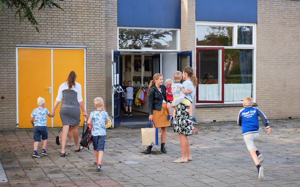 Het samen opvoeden van kinderen vraagt om een persoonlijke relatie tussen de leerkracht en de ouders.  beeld Sjaak Verboom