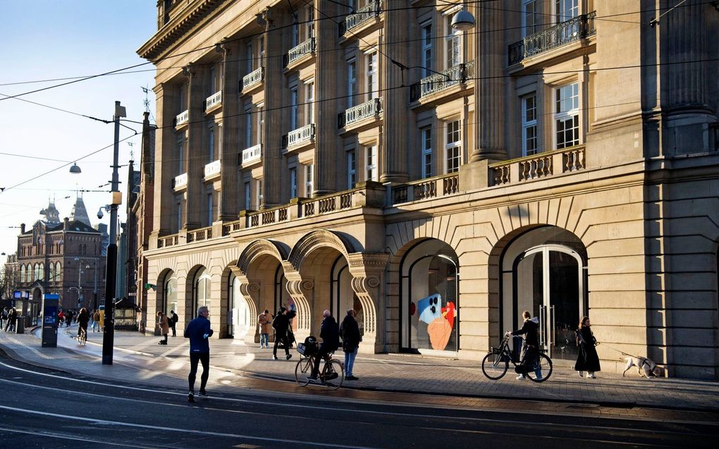 De Apple Store aan het Leidseplein, woensdagmorgen. beeld ANP, OLAF KRAAK