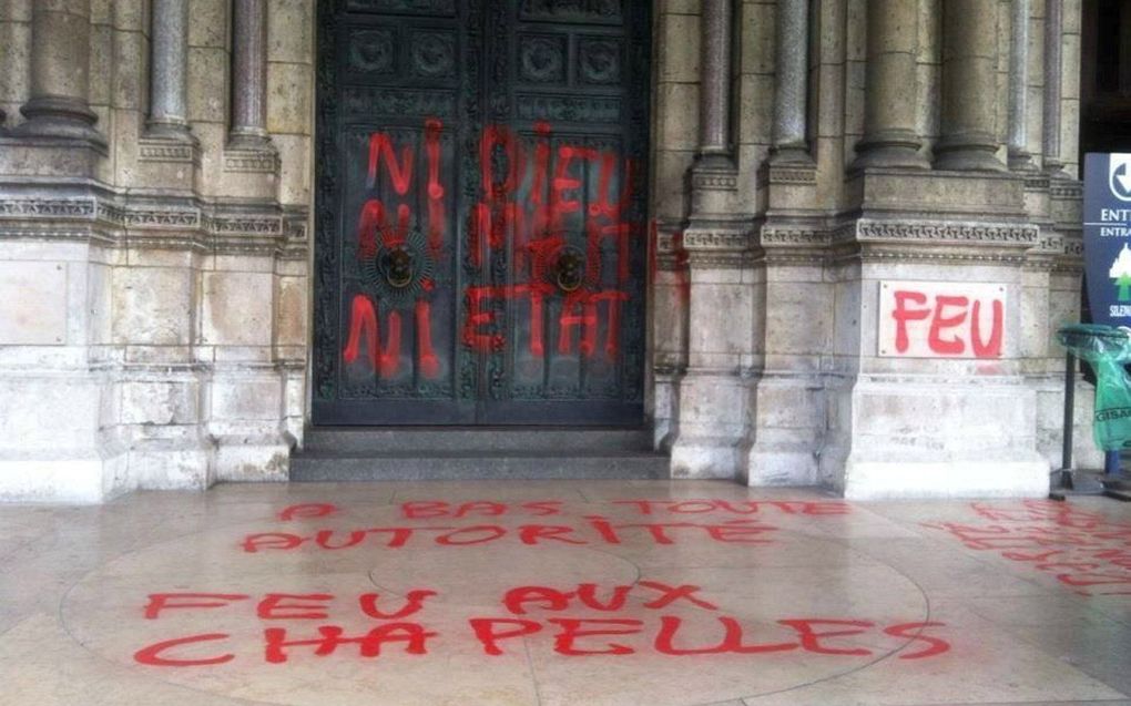 Beschadigingen aan een kerk in Frankrijk. beeld parti-de-la-france.fr