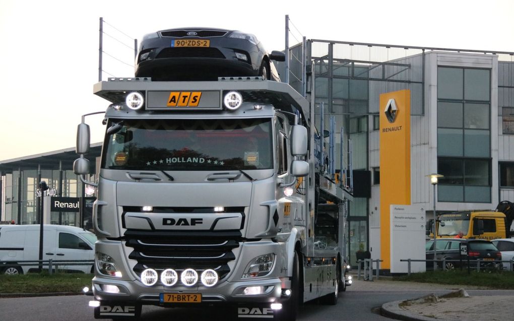 DAF CF 450 FA Sleeper Cab Autotransporter. beeld Sjaak van de Groep