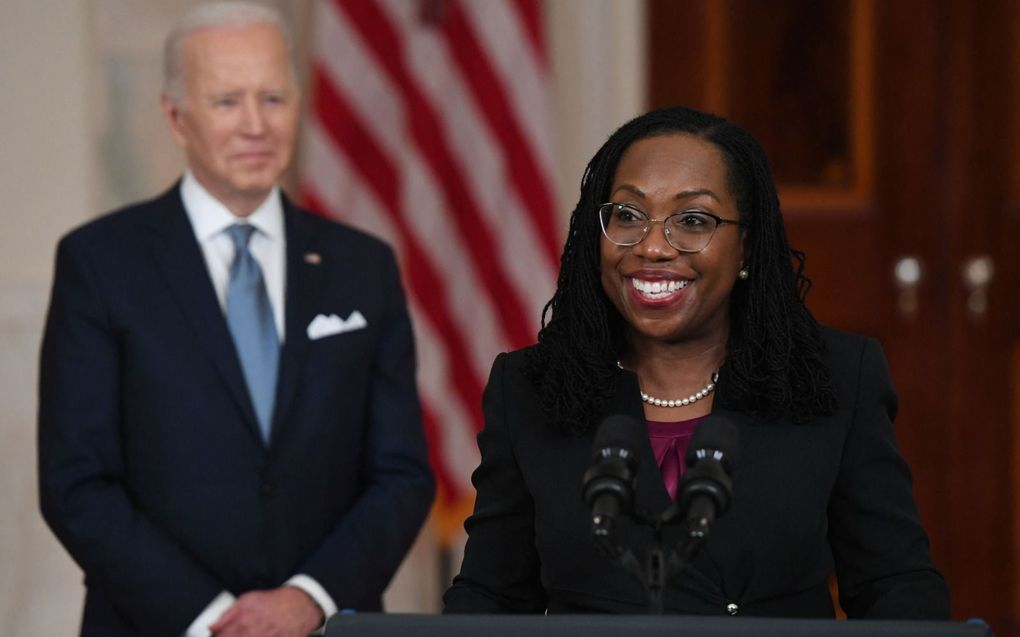 President Biden draagt Ketanji Brown Jackson voor. beeld AFP, Saul Loeb