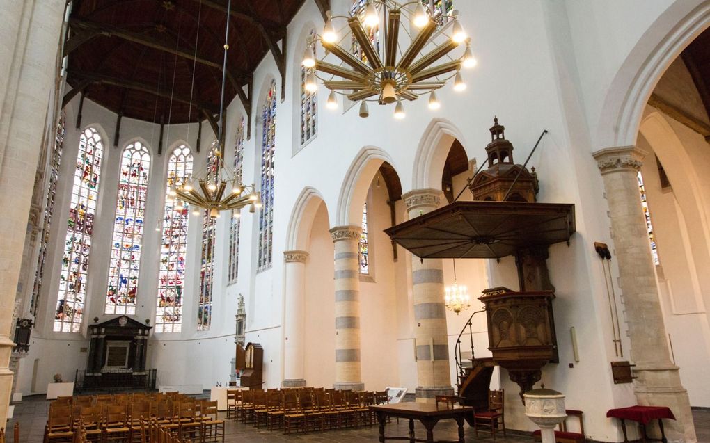 Het gaat hem erom dat in de prediking de onvoorstelbaarheid van Gods Woord en de onvoorspelbaarheid van Gods werk zeggenschap hebben. Foto: kansel van de Oude Kerk in Delft. beeld RD, Anton Dommerholt