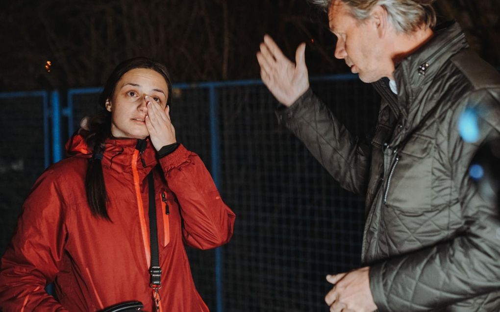 Voordewind in gesprek met vluchtelinge, beeld ZOA, Lieuwe de Jong