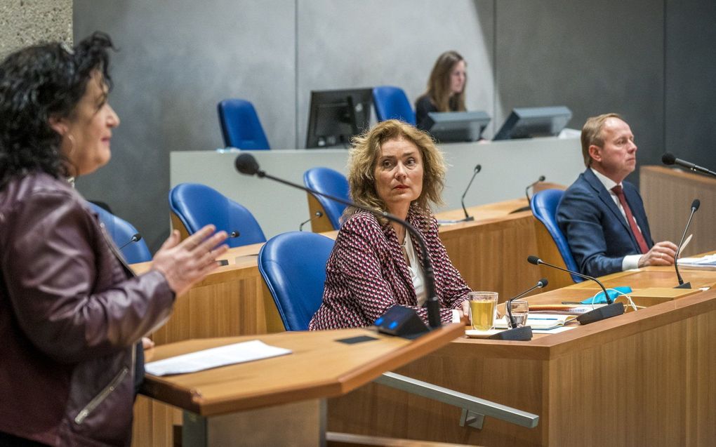 Kamervoorzitter Vera Bergkamp tijdens een debat in de Tweede Kamer over de omgangsvormen in het parlement. beeld ANP LEX VAN LIESHOUT