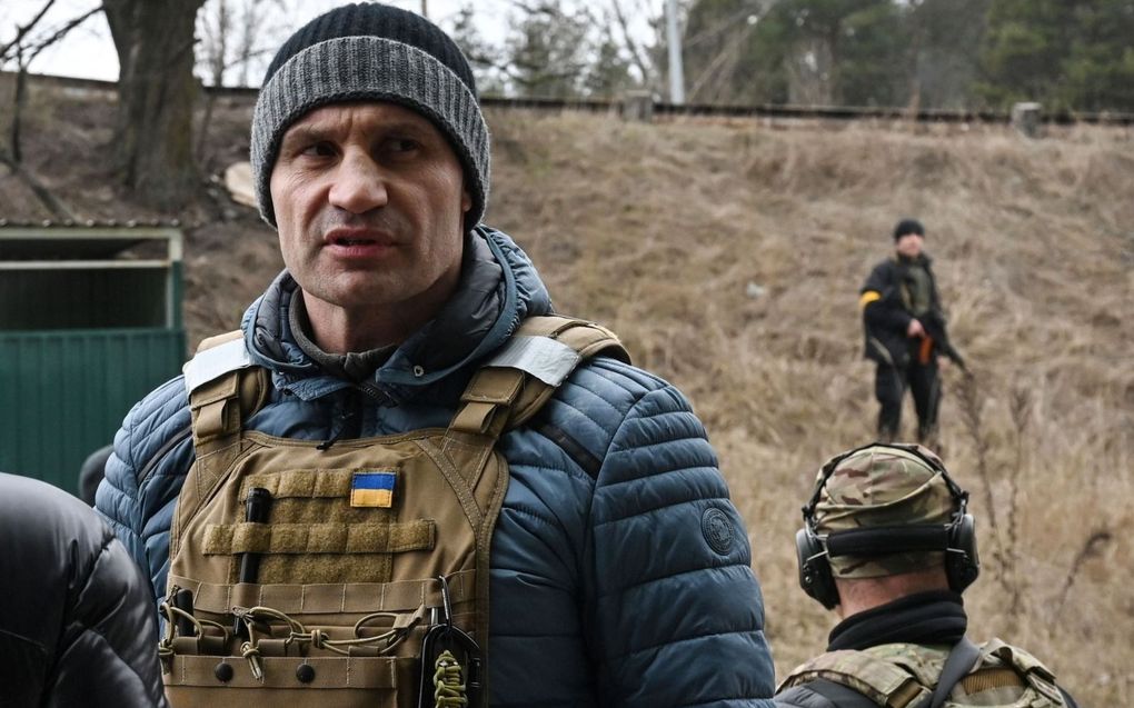 Vitali Klitsjko bij een checkpoint in Kiev, 6 maart. beeld AFP, Genya Savilov