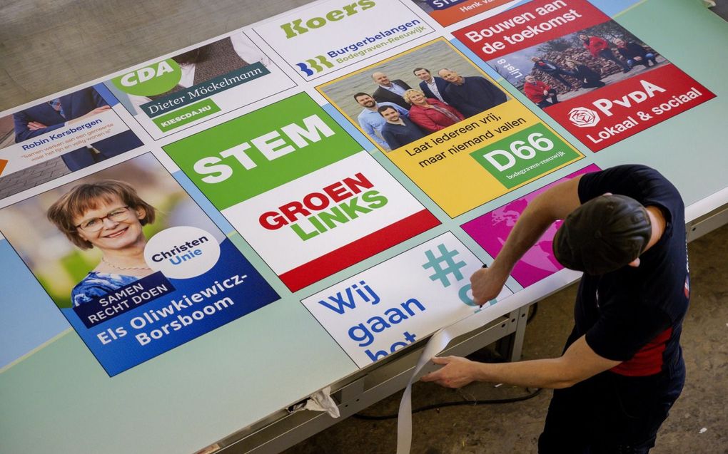 Een verkiezingsbord voor in de gemeente Bodegraven-Reeuwijk. beeld ANP, Robin van Lonkhuijsen